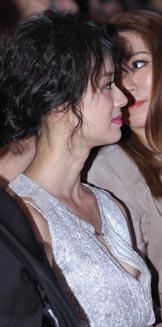 倪虹洁丝袜露点,性感女神的意外曝光