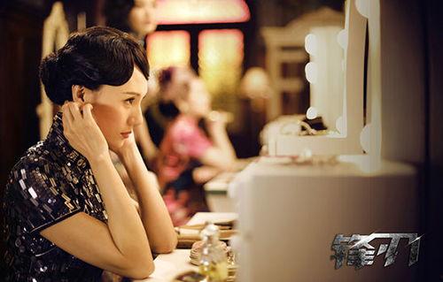 锋刃袁泉丝袜,性感与力量的完美融合